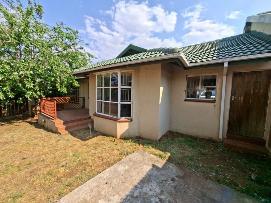 3 Bedroom Property for Sale in Geelhoutpark North West